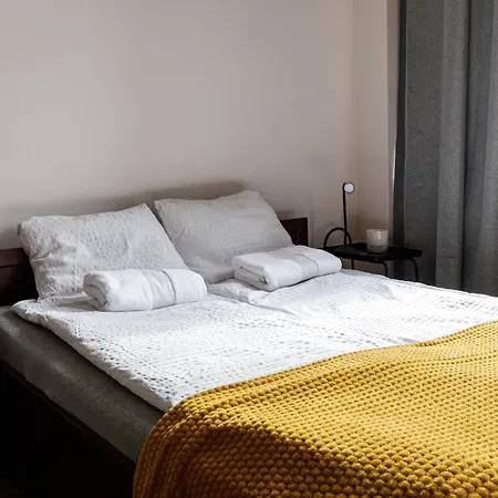 Golden - Cozy - Great Location&k28 *